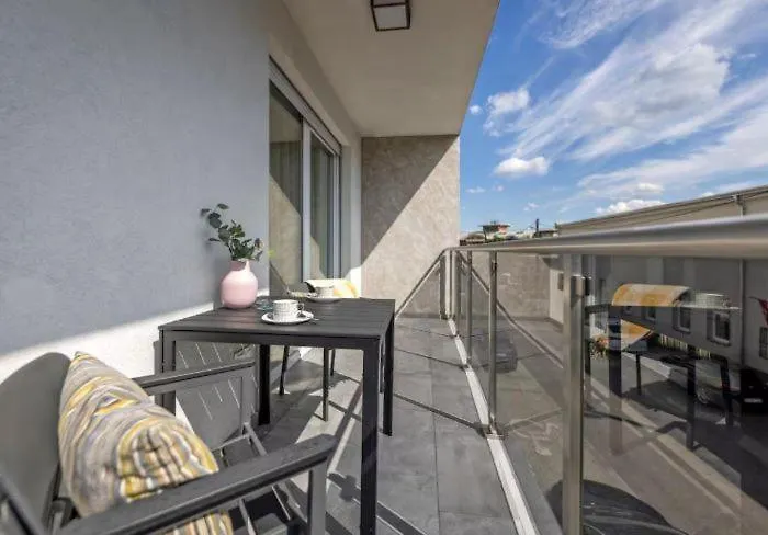 Apartament Amade 1 *